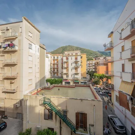 Trinacria Чефалу